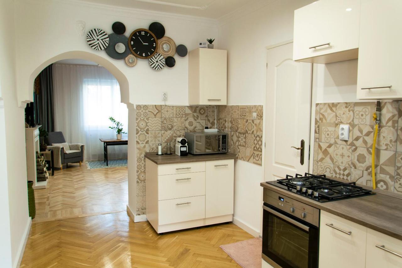 Season One Apartman Seghedin Exterior foto
