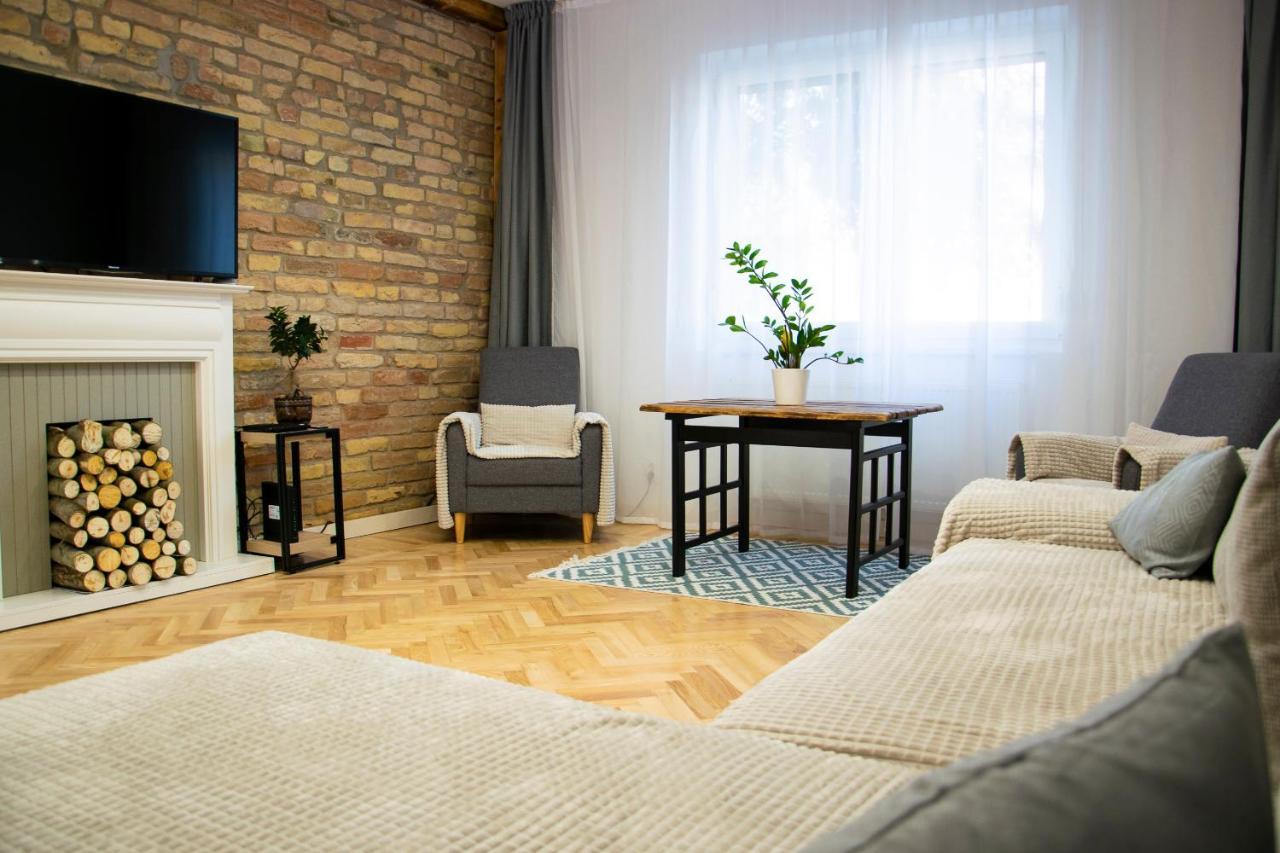 Season One Apartman Seghedin Exterior foto